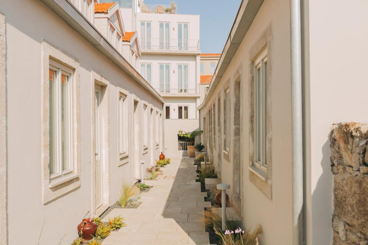 Village Aparthotel By Boa Porto Exteriér fotografie The narrow alleyway of the courtyard of the convent